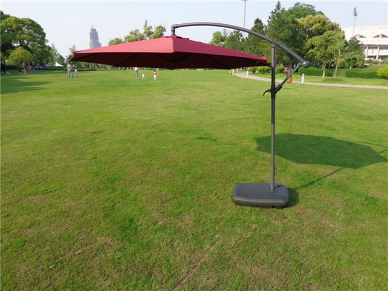 How can a sun umbrella be designed for beach use?(pic1)